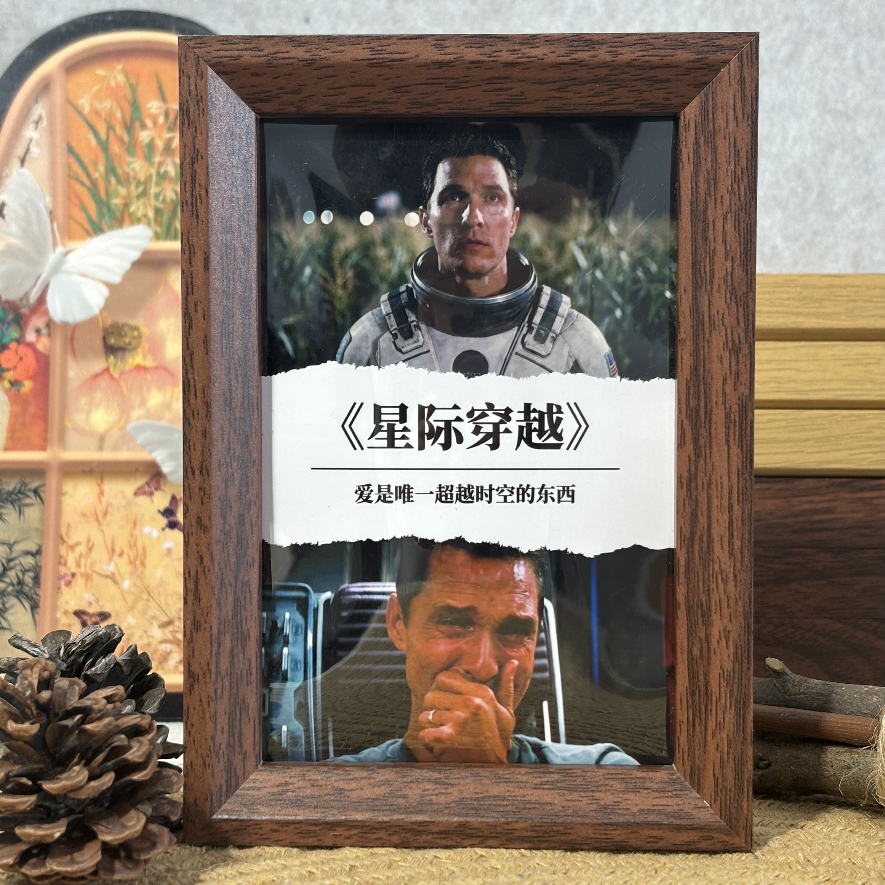 爱是唯一超越时空的东西桌面摆件