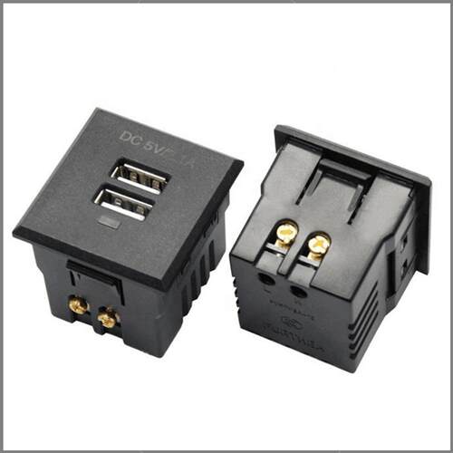 双USB5V2.1ATYPEC+PD18W电源插座