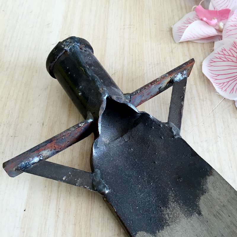 农用工具挖树铁锹人工锻打锰钢凹槽35 40 45 50长树根挖树铲头子