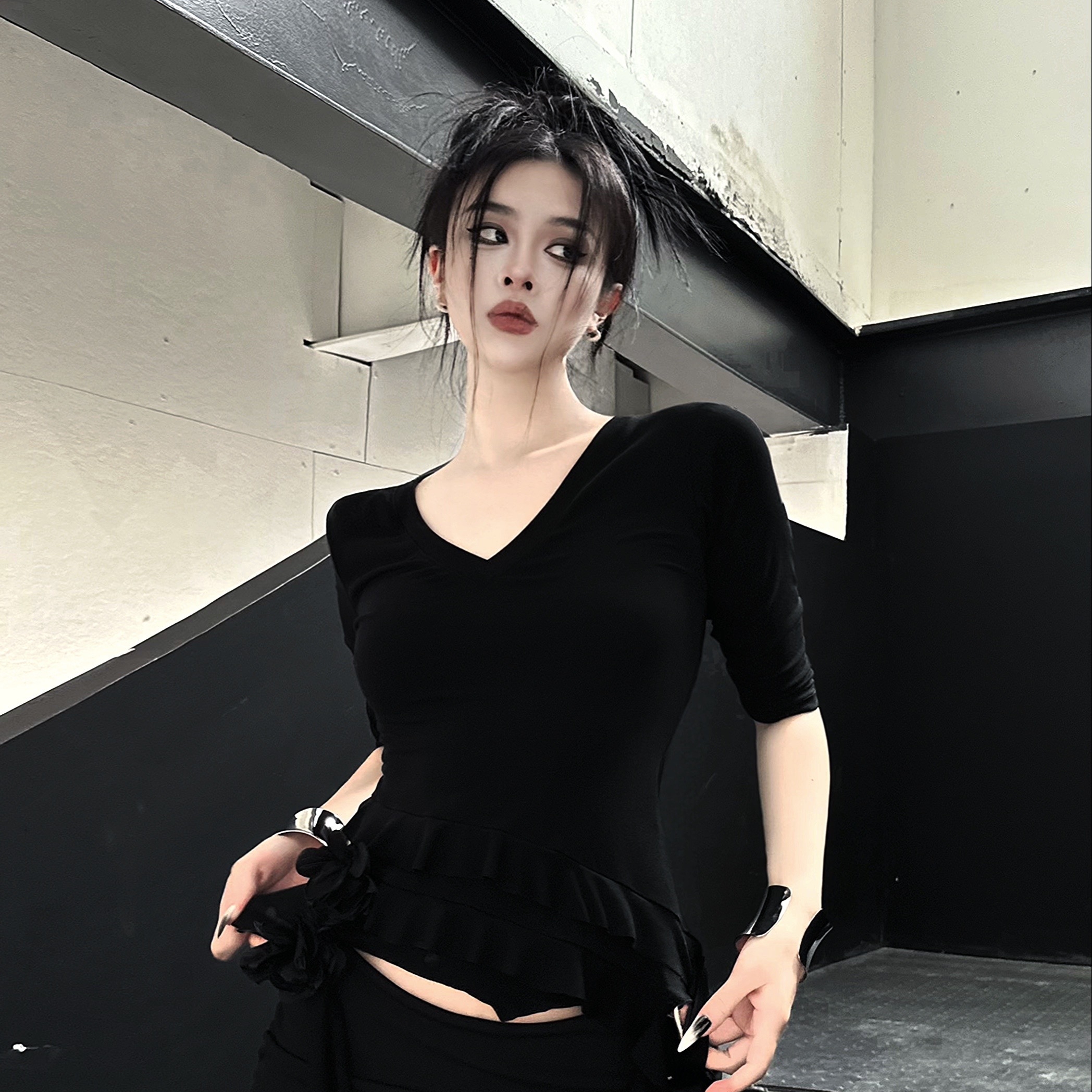 Blackgirl辣妹V领T恤上衣显瘦
