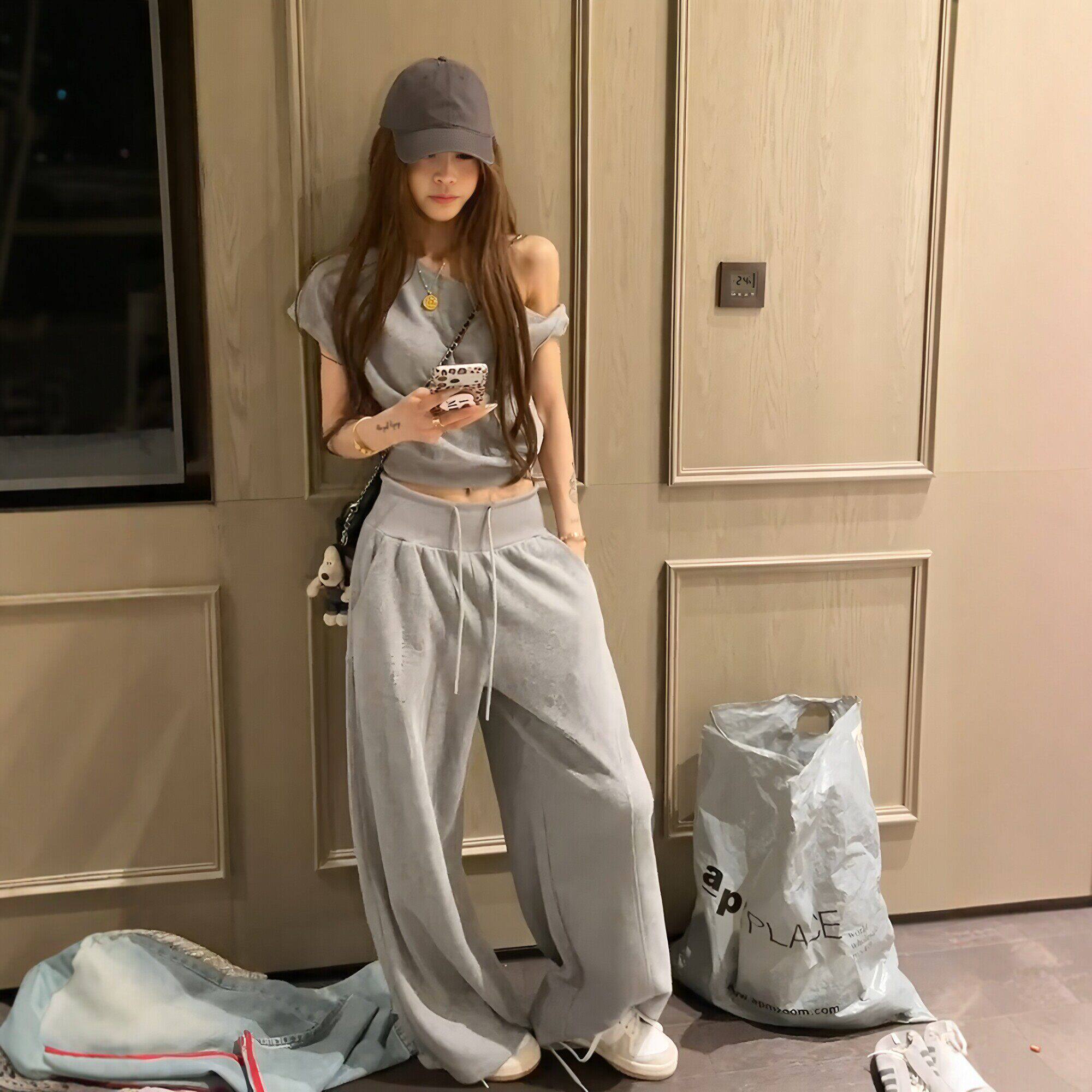 春夏季韩系辣妹风女气质斜领露肩T恤高腰阔腿休闲裤两件套女套装