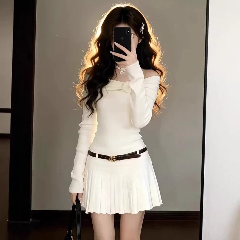韩系ins白色高腰百褶短裙女秋冬气质高级感一字肩花朵针织连衣裙