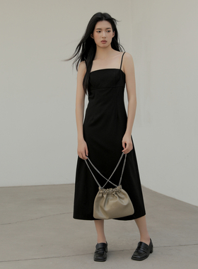 AIRIQI奥莱女装吊带裙都市简约显瘦大气度假连衣裙AF41LQ231