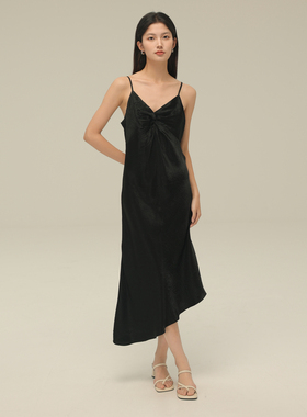 AIRIQI奥莱女装V领吊带裙都市极简显瘦度假法式连衣裙AH42LQ710