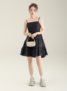 AIRIQI奥莱女装黑色吊带裙时尚简约百搭显瘦短款连衣裙AI32LQ538