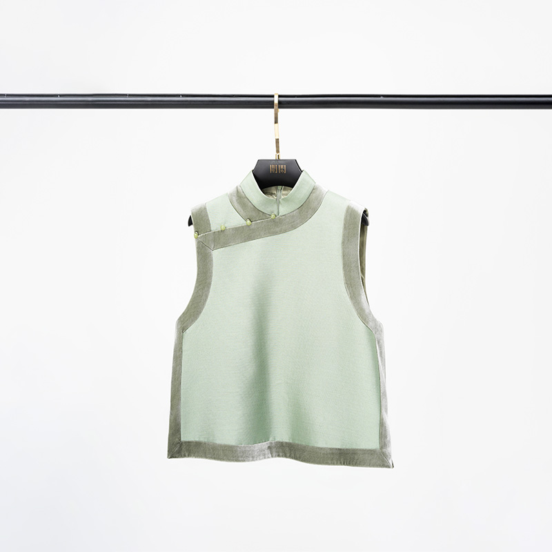 门里门外绿色丝毛拼丝绒立领马甲BR25QS1061A