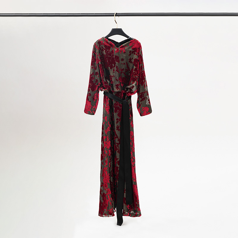 门里门外黑红织金真丝连衣裙BR24QS0324B