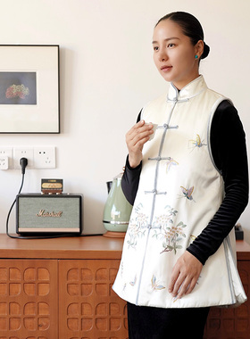 门里门外浅黄色蝴蝶刺绣立领马甲BC24QM0632F