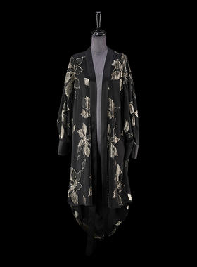 门里门外黑色树叶金银皮提花外套BM24QW0477K