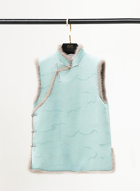 门里门外绿色斜襟云朵纹毛边夹棉立领马甲BC25QM1175B