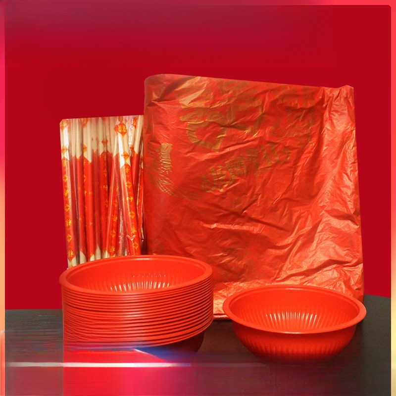 一次性碗圆形红色结婚宴席酒席家用桌布纸杯婚庆塑料碗筷套装餐具