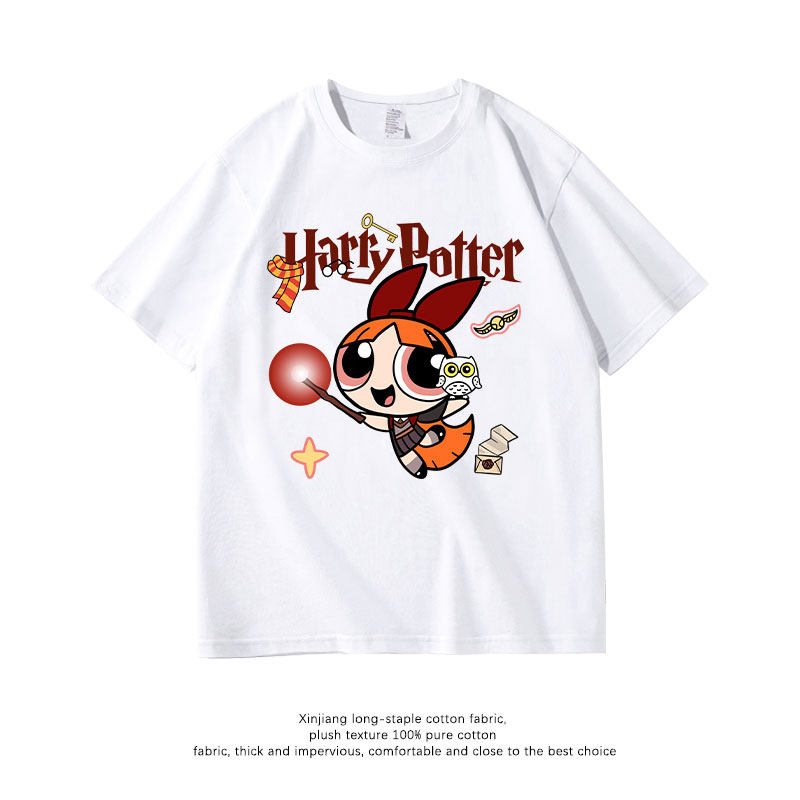 เสื้อยืดลายการ์ตูนเดอะพาวเวอร์พัฟเกิร์ล ร่วมกับแฮร์รี่ พอตเตอร์ เสื้อแขนสั้นผู้หญิง ลายดอกไม้ ฟองน้ำ ขนฟู เสื้อคู่เพื่อนสาว เสื้อแขนสั้นสำหรับเด็ก