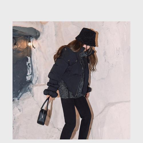 【藕节袖泡芙羽绒服】90白鸭绒剪刀下摆连帽设计款外套W23DO2307