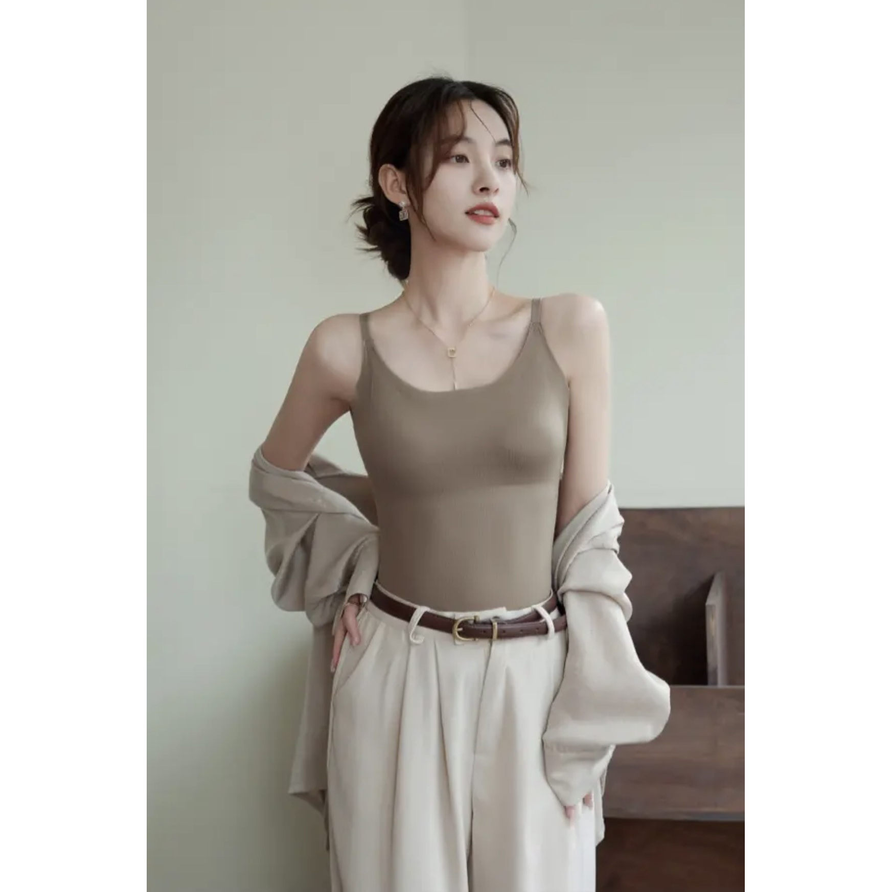 6617夏纯色吊带背心内搭一体式固定胸垫打底衣显瘦爆款 美背女