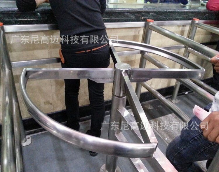 景区车站防潜回流一字转闸排队机