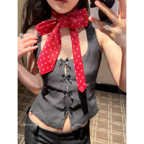 蝴蝶结领带轻松变身时髦精~
