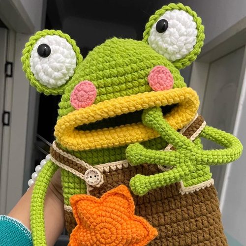 手工钩织DIY材料包大嘴青蛙手机包香肠嘴搞怪丑萌斜挎包自制