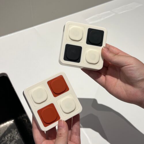 磁吸刀架新款棋盘格壁挂式厨房刀具收纳架免打孔刀座菜刀置物架