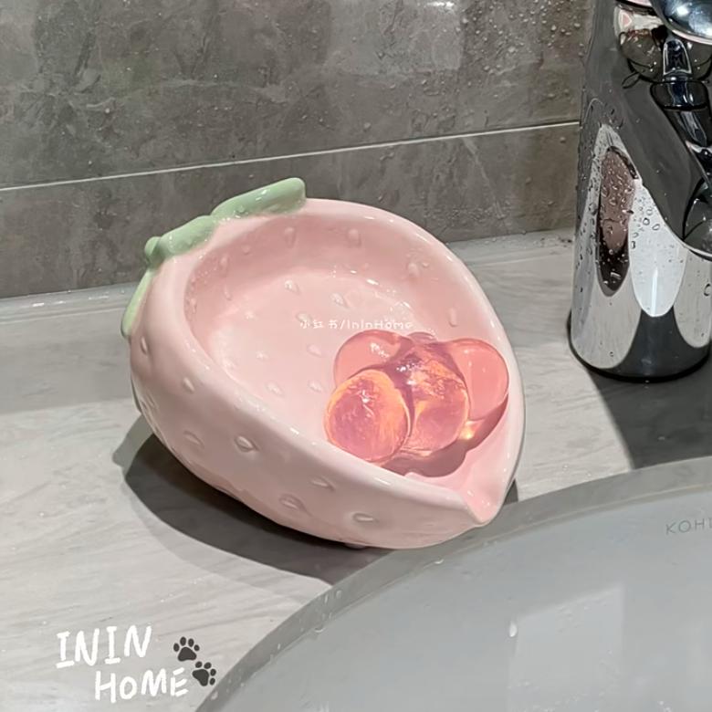 ININ创意草莓肥皂盒家用洗手间陶瓷免打孔肥皂碟沥水香皂置物架