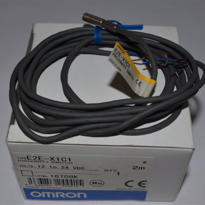 全新E2E-CR8C1/C2/B1/B2金属接近传感器 直径4mm接近开关