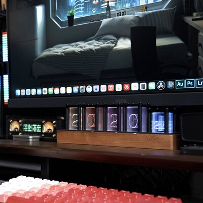 创意电竞桌搭摆件复古黑胡桃实木亚克力亮灯rgb拟辉光管时钟led灯