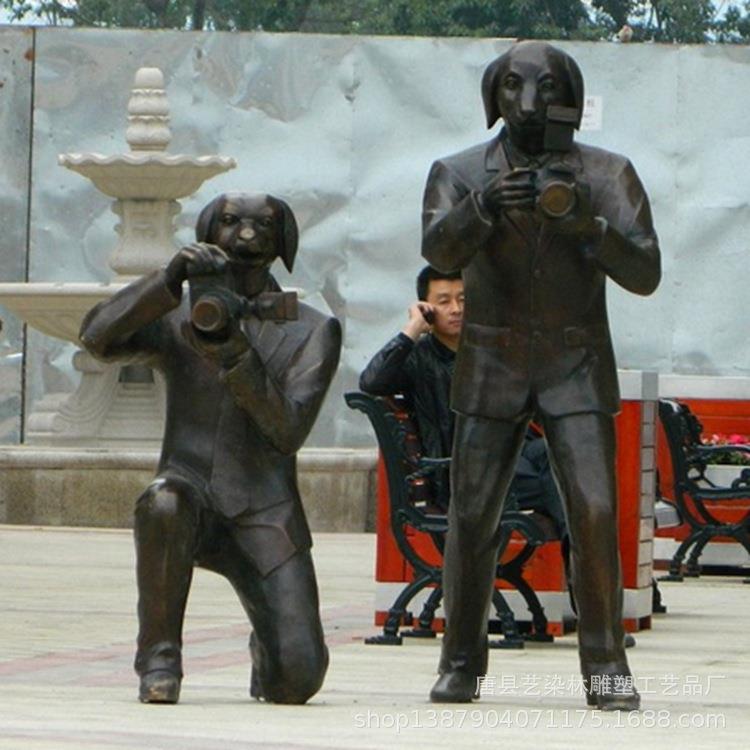 供应玻璃钢商业街仿铜雕塑景观人物雕塑摆件工艺品金属雕塑