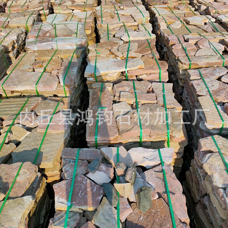 天然碎拼石厂家直销 红色碎拼石 高粱红地铺石 红沙岩毛石片石