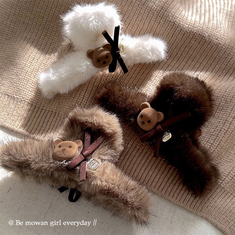 韩系咖色毛绒蝴蝶结小熊抓夹女