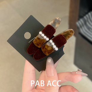 韩国精致设计感丝绒新款 醋酸珍珠发夹高级感碎发刘海夹懒人鸭嘴夹