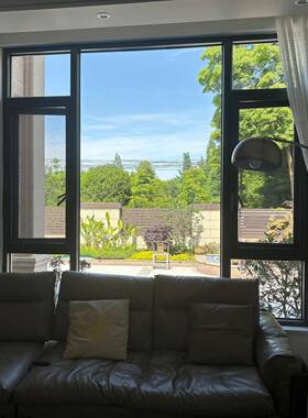 55合11734金平开窗厂家铝别墅豪宅门防渗漏铝卧室楼梯窗间隔音航