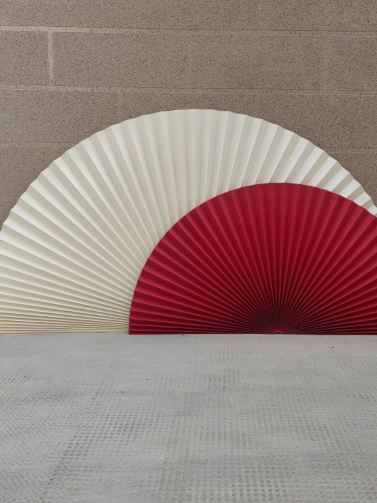 订婚背景布置装饰超大纸扇婚庆折扇新中式结婚加厚工艺纸红色折纸