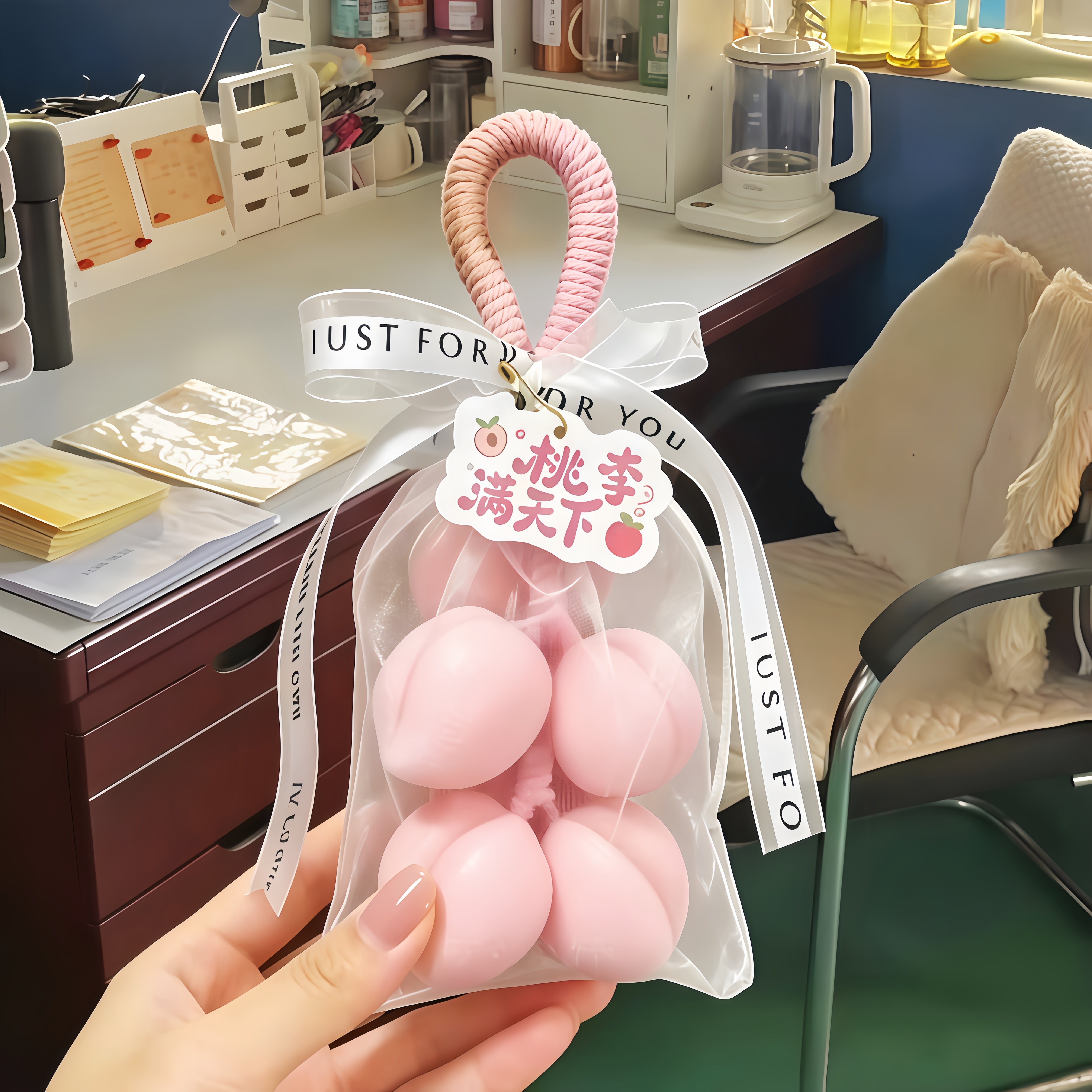 桃李满天下！教师节礼物！粉色水蜜桃挂件精致葡萄皂手工皂伴手礼