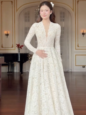 越南小众品牌SoVintage蕾丝长袖V领连衣裙优雅气质高级感长款礼服