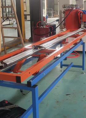 货长压双城板穿条发泡一体机GZR断桥铝门窗组份聚氨酯现高浇注设