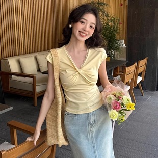 修身 甜辣V领扭结针织短袖 GENTLE T恤女89326 SUN秀熙熙2025夏款