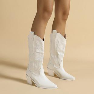 大码纯白牛仔靴粗跟尖头雕花时装靴增高中筒骑士靴Pointed boots