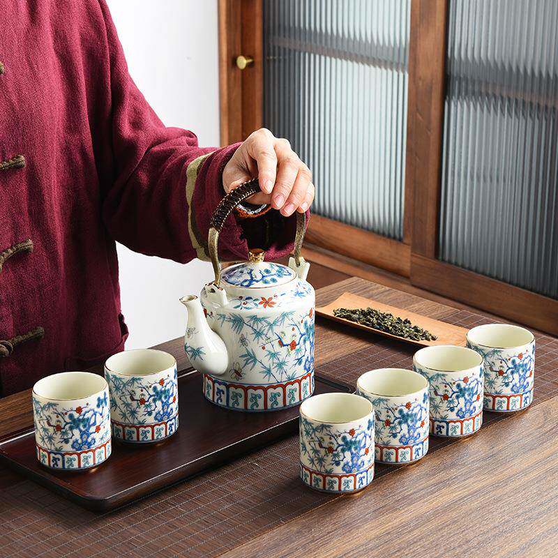 斗彩陶瓷茶壶大容量提梁壶中式高温凉水民宿家用办公泡茶壶配杯子