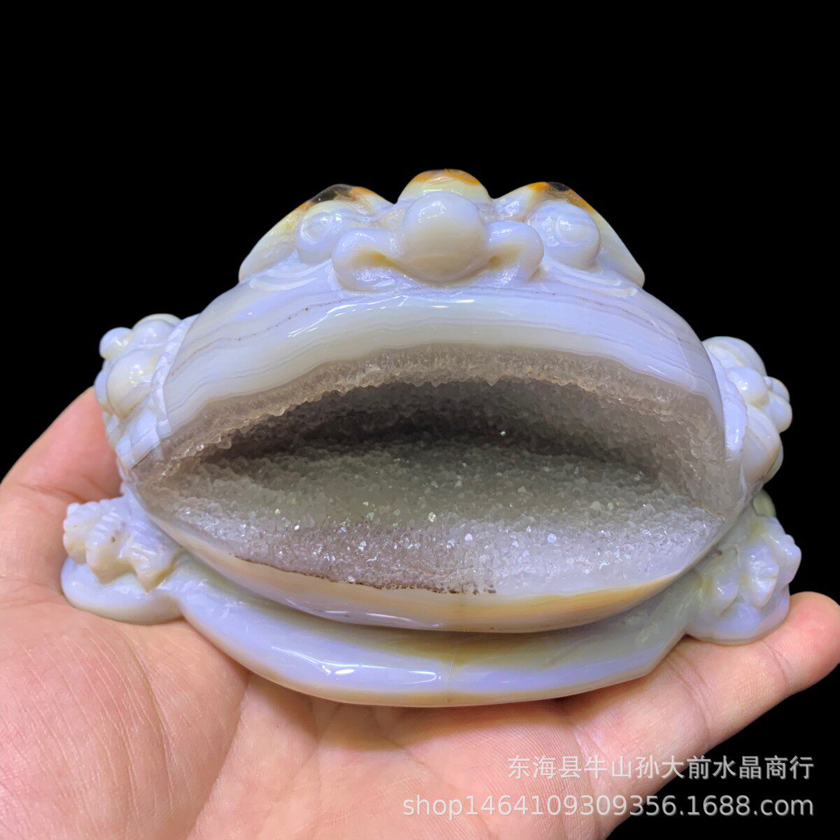厂家批发巴西玛瑙水晶雕刻三脚晶禅摆件手把件原石水晶洞家居