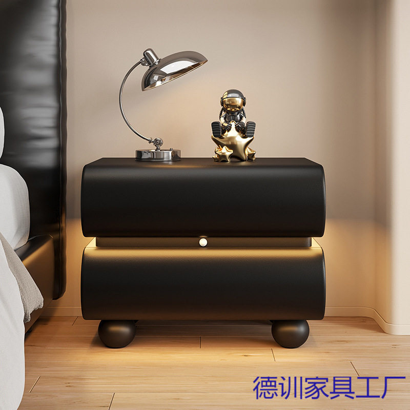 奶油中古风实木带灯床头柜