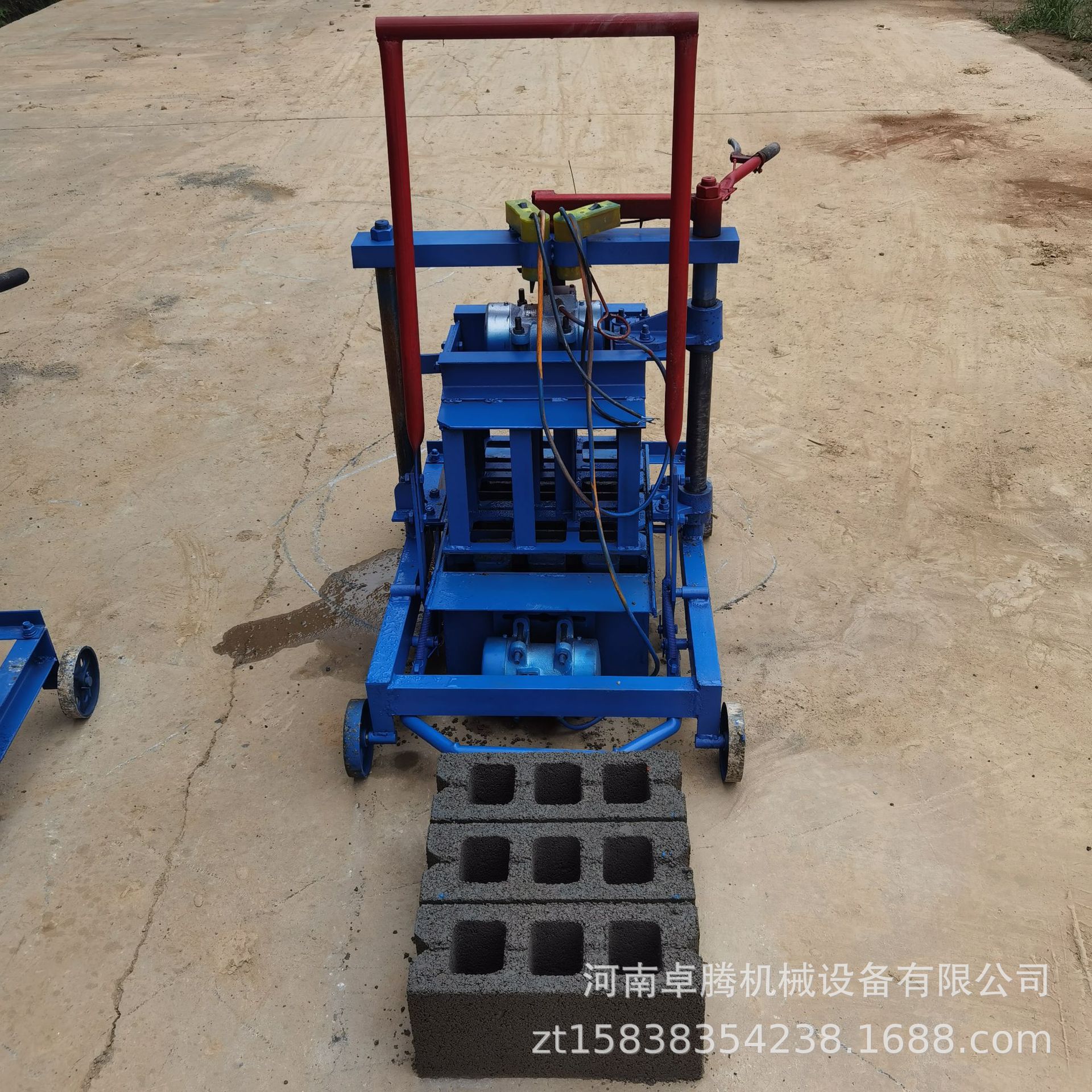 小型移动式全自动水泥砖机