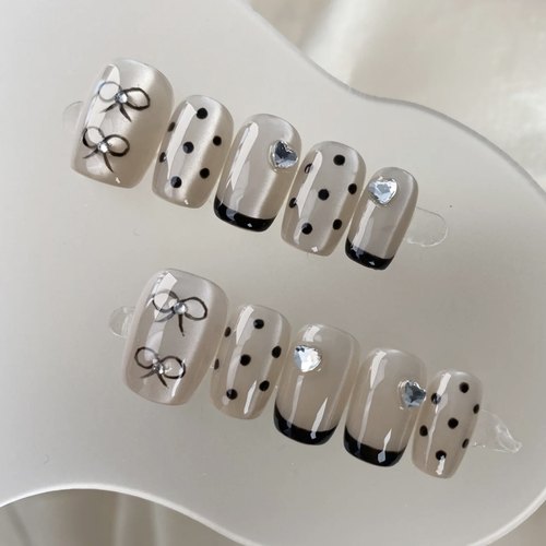 B907121“罗马假日”玻璃珠手工穿戴甲原创设计显白温柔气质