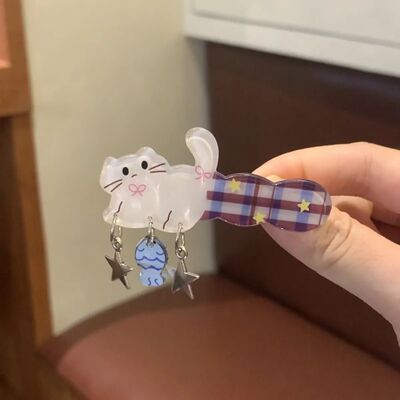 小猫钓鱼2025新款夏天红蓝格纹亚克力小鱼猫咪发夹吊坠发饰侧边夹