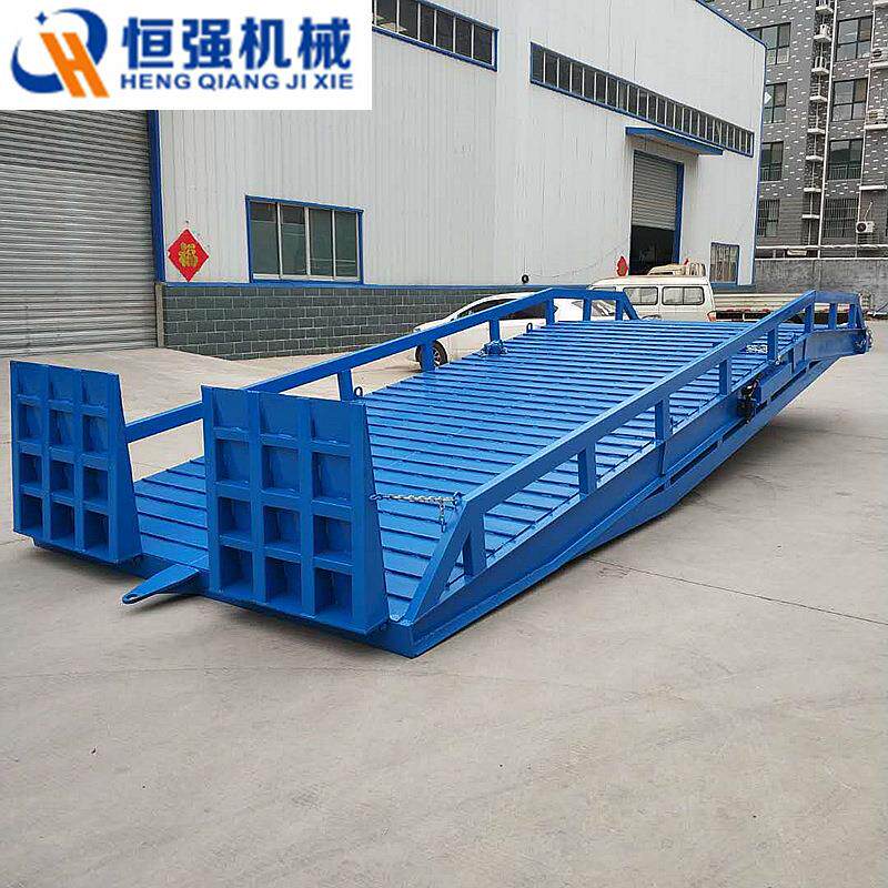 登车桥载重28吨 30吨 35吨 可移动液压登车桥 叉车装卸车斜坡