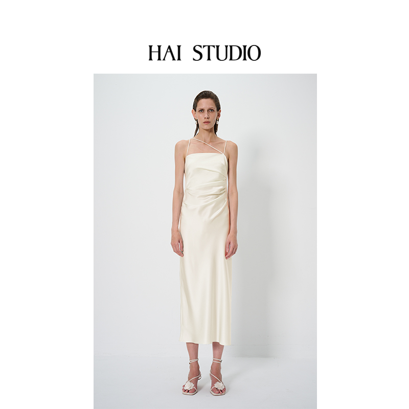 春夏新款女士象牙白连衣裙