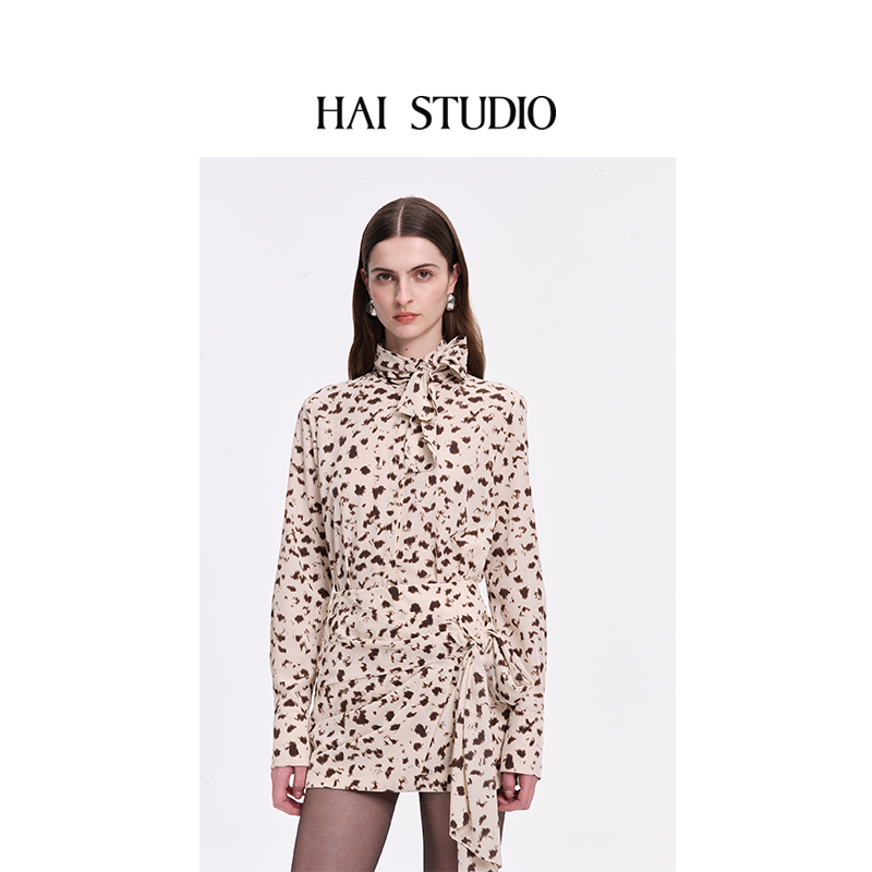 设计师棕色印花飘带领法式衬衫