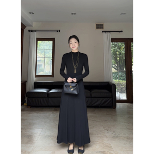 郭九九呢加绒经典极简收腰中领内搭打底小黑裙女冬季长款连衣裙