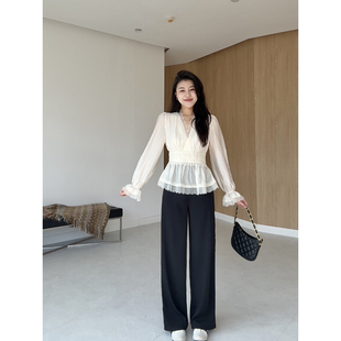 张阿星【纯氧少女】复古贵气蕾丝拼接V领衬衫+高腰双排扣直筒裤