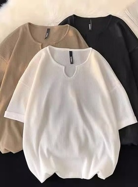 300斤大码男装设计感V领t恤男潮cityboy冰丝薄款短袖夏季宽松体恤