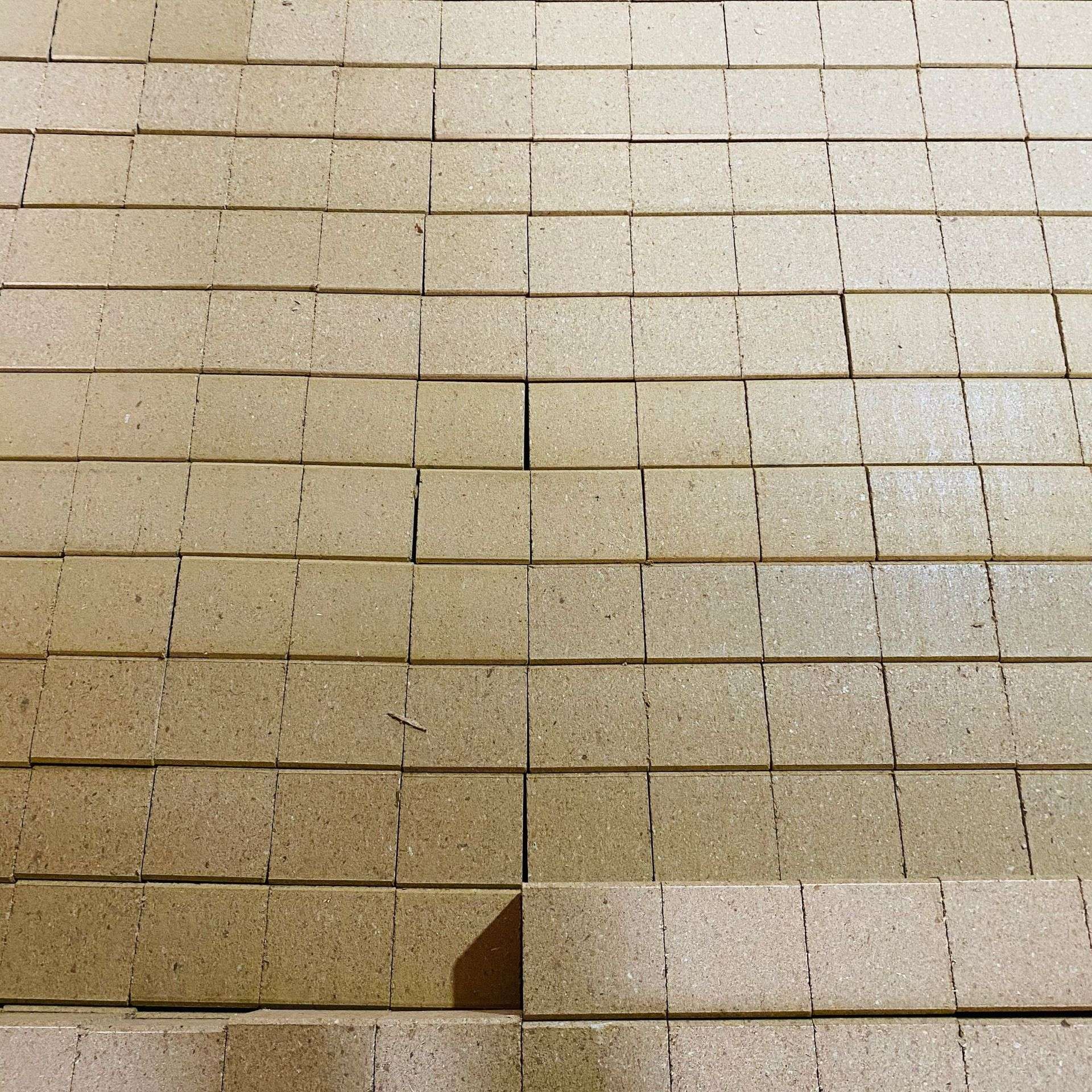 木墩方块脚墩价格木墩托盘安徽六安锯末墩生产工厂胶合块