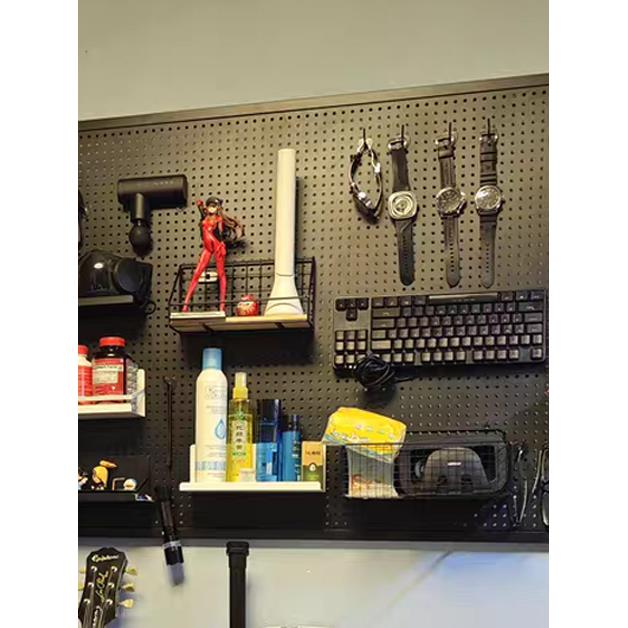 电竞房免打孔洞洞板置物架黑色电脑书桌墙面收纳架装饰电脑桌展示